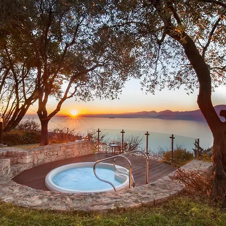 Blue Panorama With Jacuzzi Chalet Torri Del Benaco